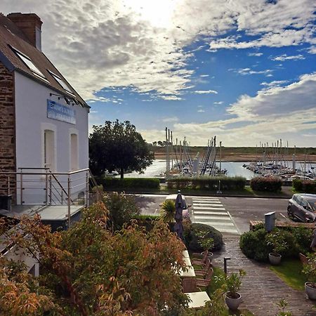 Hotel Traiteur Les Ormes, The Originals Relais Barneville-Carteret Exterior photo