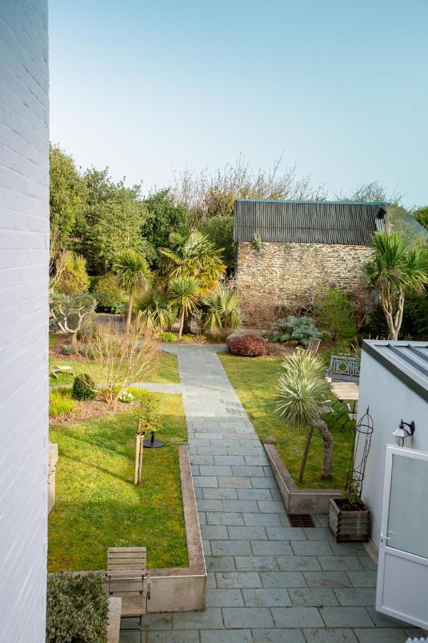 Hotel Traiteur Les Ormes, The Originals Relais Barneville-Carteret Exterior photo