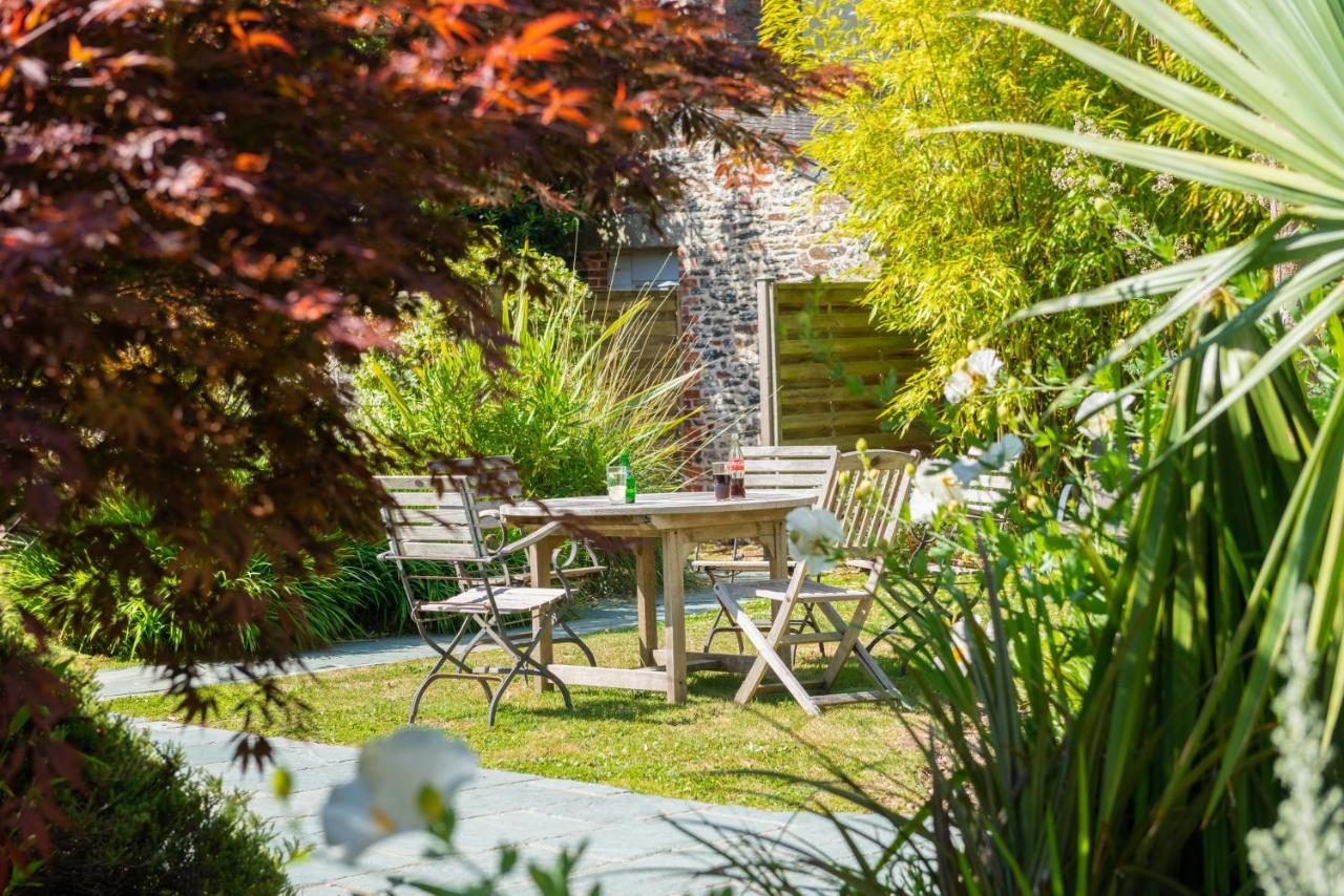 Hotel Traiteur Les Ormes, The Originals Relais Barneville-Carteret Exterior photo
