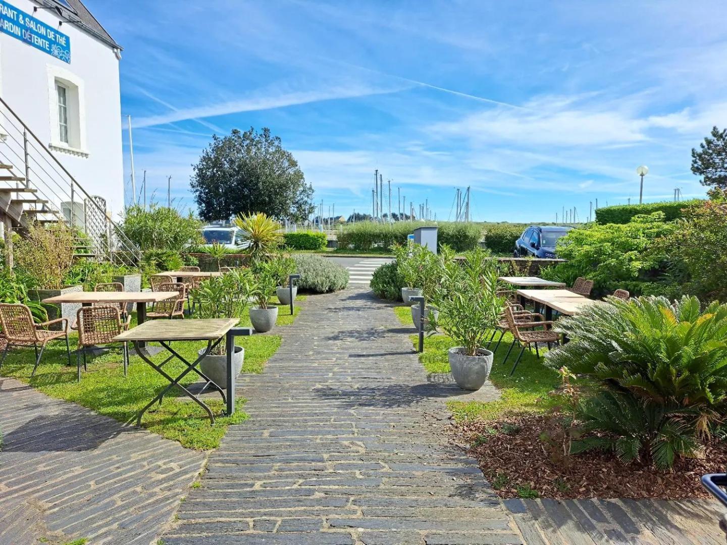 Hotel Traiteur Les Ormes, The Originals Relais Barneville-Carteret Exterior photo