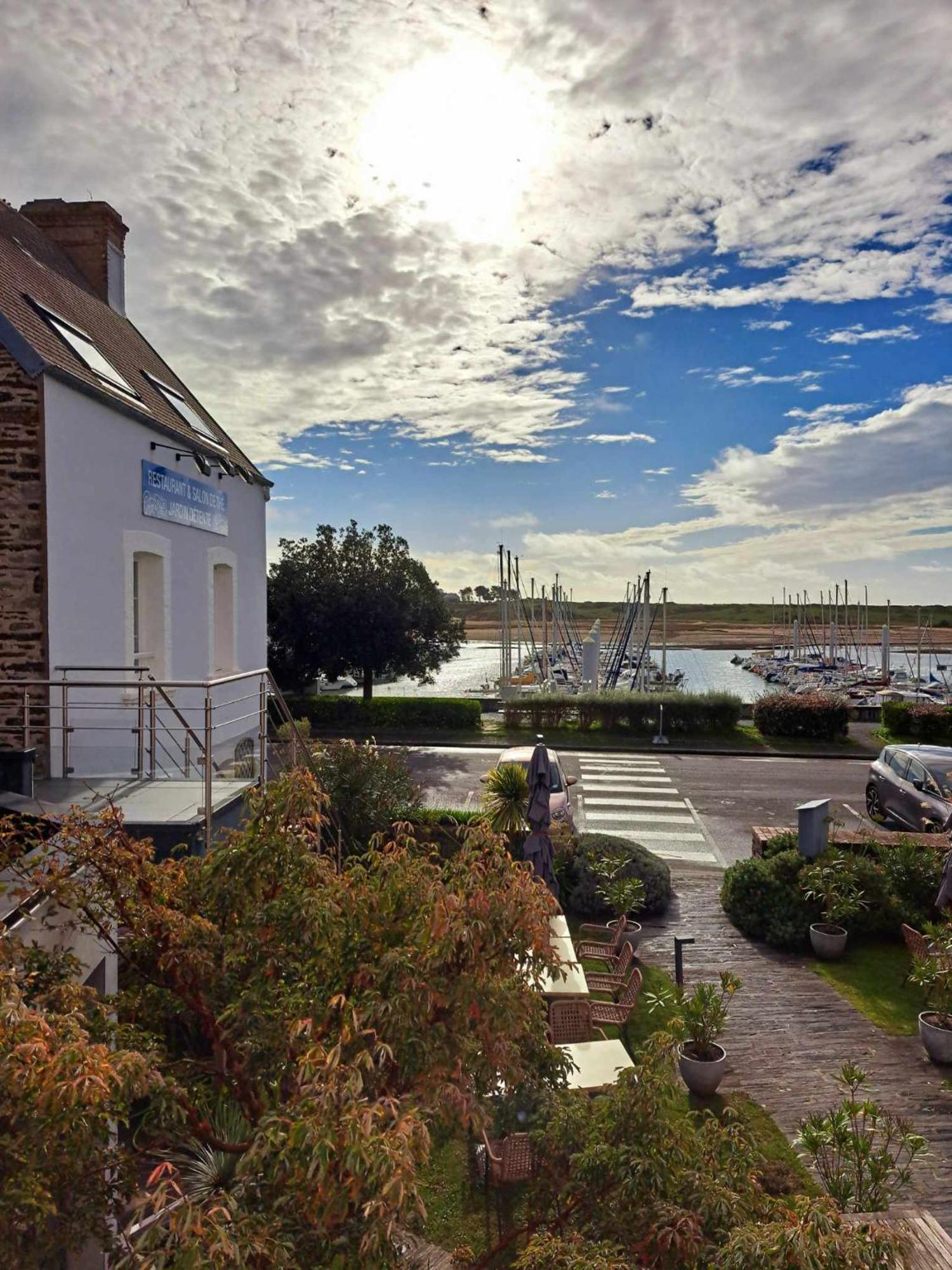 Hotel Traiteur Les Ormes, The Originals Relais Barneville-Carteret Exterior photo