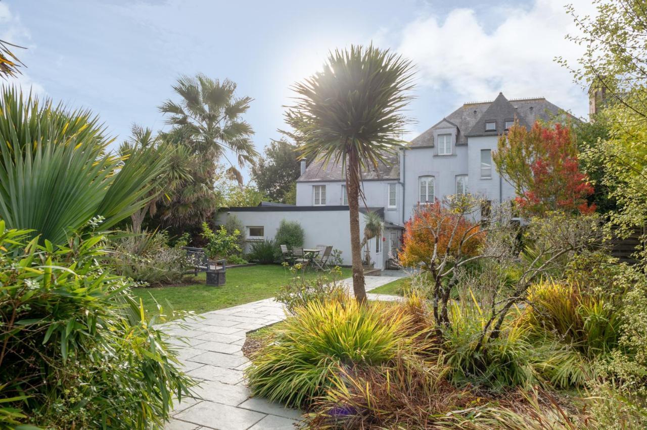 Hotel Traiteur Les Ormes, The Originals Relais Barneville-Carteret Exterior photo